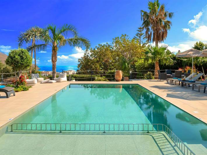 Location de vacances pour 17 personnes, avec jardin ainsi que terrasse et piscine dans Georgioupoli - 3