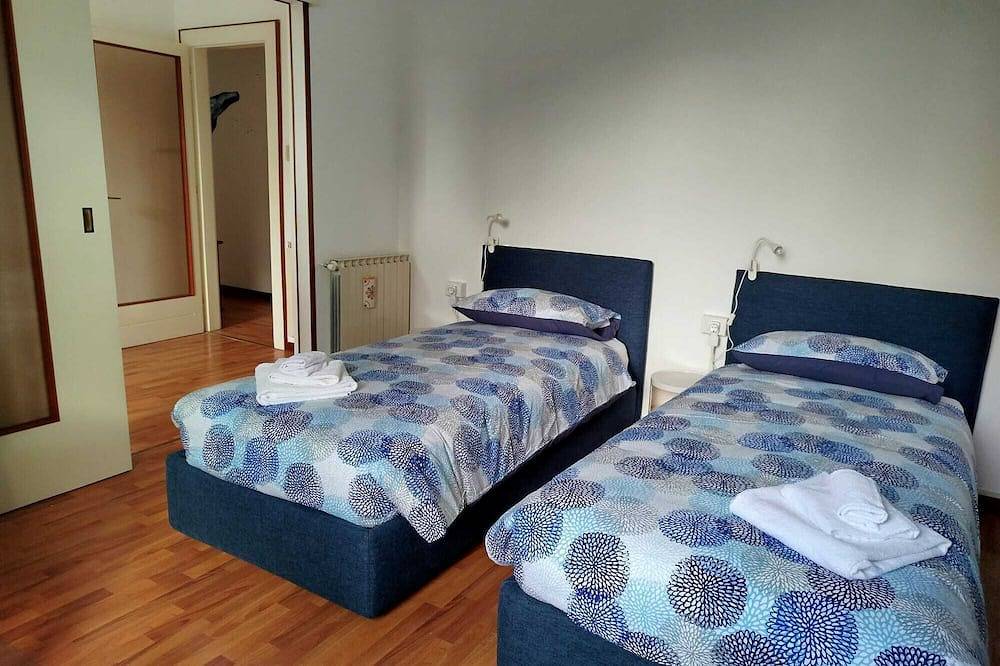 Appartement entier, Modern apartment on the Rive in Trieste, Carso