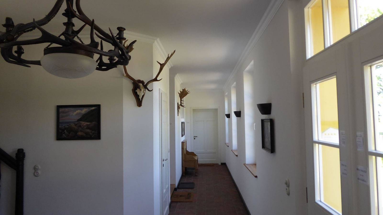 Ganze Ferienwohnung, Gut Rattelvitz Parterre B, hochwertig, Sauna, Kamin, etankstelle, Spielscheune, 15.000qm Parkland in Gingst, Rügen