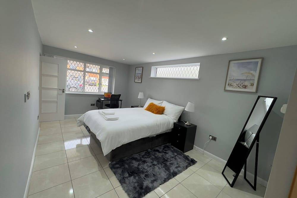 Cosy Guest House, Langley, Slough. in Slough, Berkshire