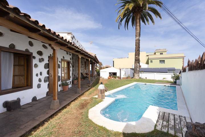 Eden Rentals Sagitta Beta Retreat in Santa Catalina (Tenerife), La Guancha