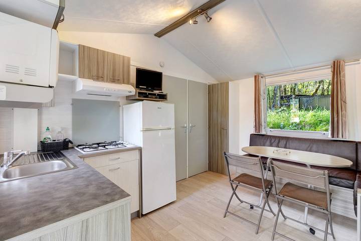 Mobil home pour 6 personnes, avec bassin pour enfant et jardin, animaux acceptés à Bouzic - 3
