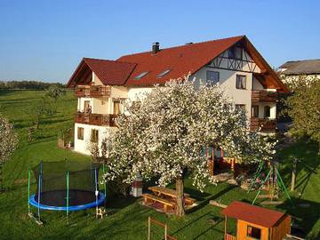 Gîte pour 3 personnes, avec jardin et terrasse à Ravensbourg