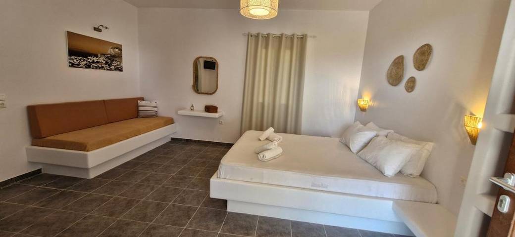 Gîte pour 2 personnes, avec Balcon et Terrasse ainsi que Jardin et Vue dans Folégandros - 3