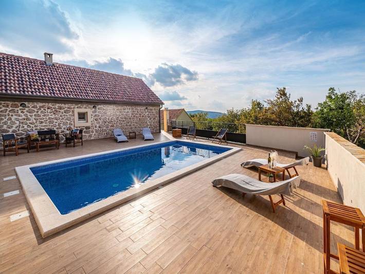 Ferienhaus für 6 Personen, mit Balkon und Terrasse sowie Garten und Pool in Obrovac - 2