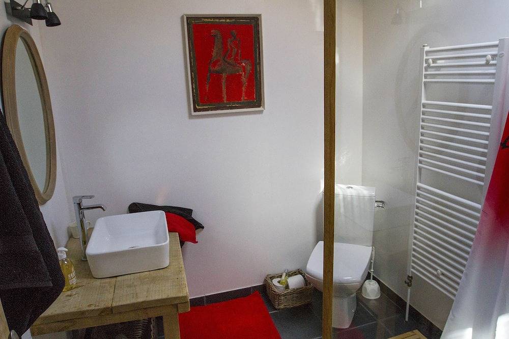 Gîte de luxe avec balcon et grande piscine. in Saint-Cybranet, Périgord Noir