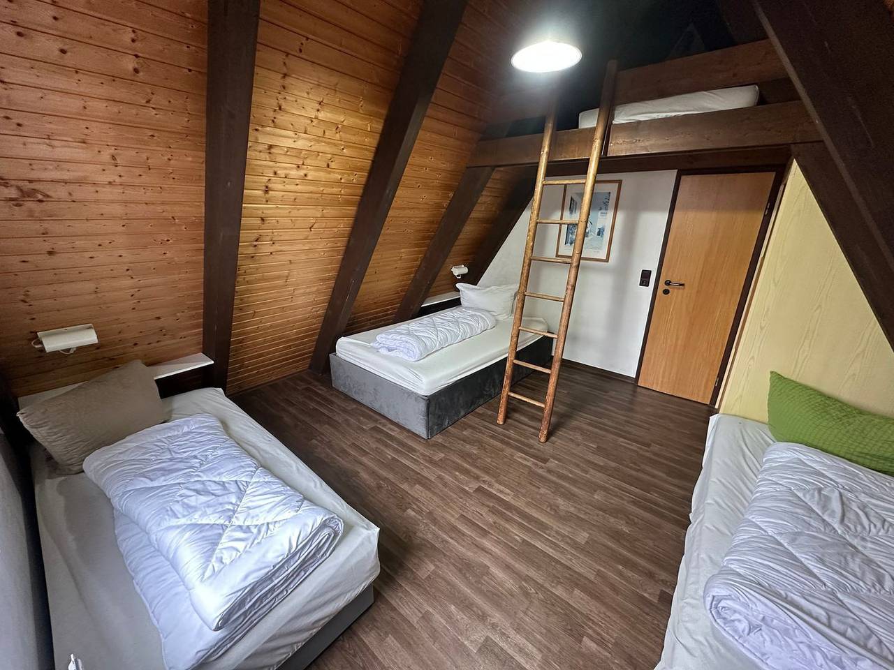 Voll ausgestattetes Ferienhaus "Winnetou" Nr.27 im Grünen mit Terrasse in Waldbrunn, Neckar-Odenwald-Kreis