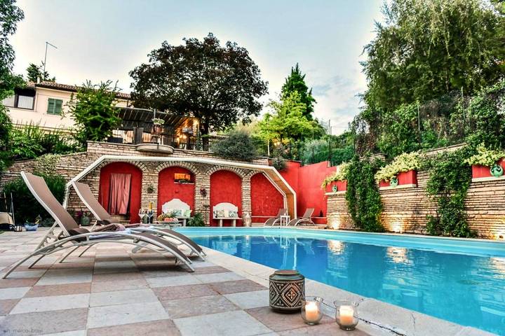Villa con piscina per 9 persone, con Balcone e Idromassaggio nonché Terrazza e Giardino a Verona