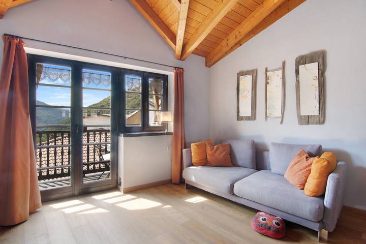 Holiday Home 'Pollicina' with Mountain View and Balcony in Margno, Alpi Orobie Occidentali