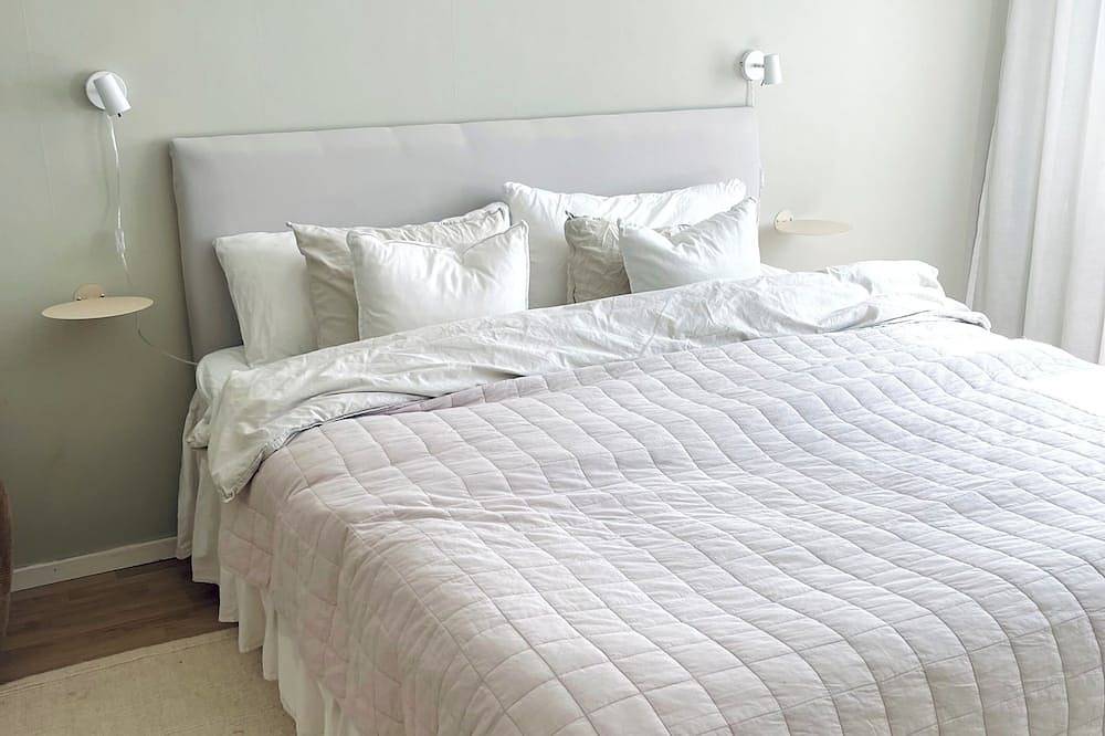 Modern 200sqm Home With 5 Bedrooms & all the Necessities for Family & Friends in Nacka, Stockholmer Schärengarten