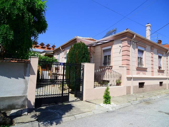 Gîte pour 3 personnes, avec jardin et vue dans Prilep