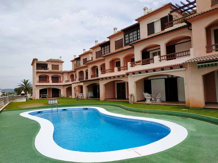 Gîte pour 6 personnes, avec Balcon et Terrasse ainsi que Jardin et Piscine dans Costa del Azahar