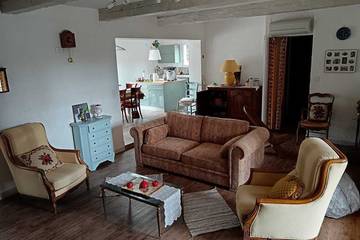 Location de vacances pour 6 personnes, animaux acceptés à Sainte-Anastasie-sur-Issole