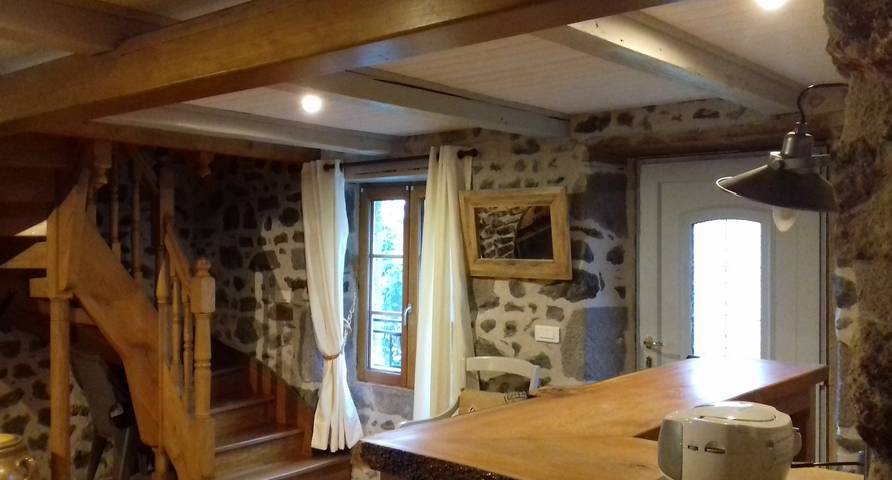 Gîte pour 6 personnes, avec terrasse à Compains - 3