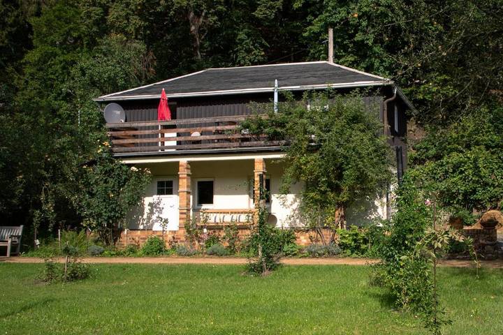 Ferienhaus für 4 Personen, mit Balkon und Terrasse sowie Garten und Ausblick