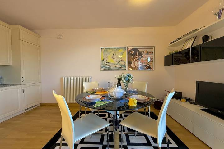 Ferienwohnung für 4 Personen, mit Seeblick und Terrasse sowie Pool, kinderfreundlich in Comune di San Siro - 3