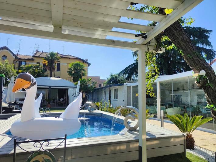 Chambre d’hôte pour 3 personnes, avec Terrasse et Jardin ainsi que Piscine et Vue à Lainate