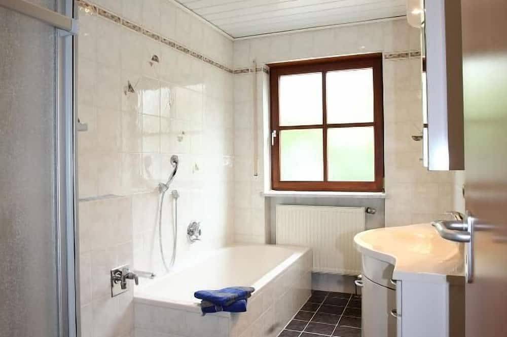 Ganze Wohnung, Gemütliche drei Sterne Ferienwohnung mit Terrasse in Schnaittach, Frankenalb