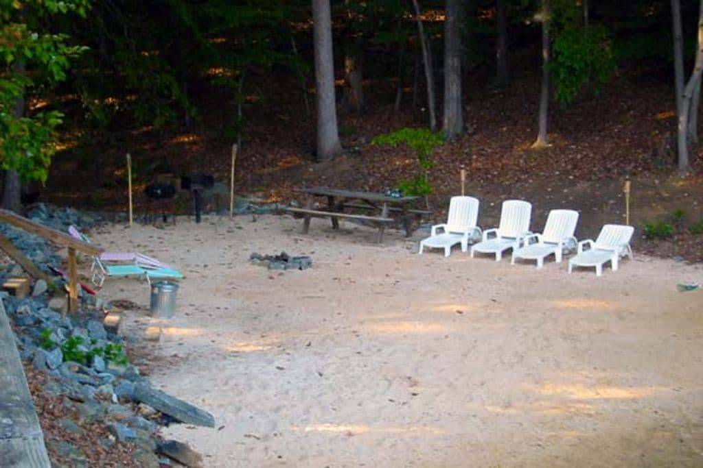 Ganze Wohnung, Vogelperspektive auf Smith Mountain Lake! in North Shore, Smith Mountain Lake