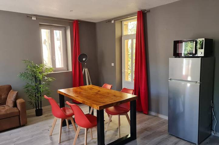 Ganze Wohnung, Spacious apartment in the heart of Saint-Nectaire in Saint-Nectaire, Regionaler Naturpark Volcans d'Auvergne