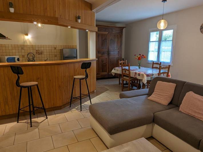 Gîte pour 6 personnes, avec jardin dans Vindelle