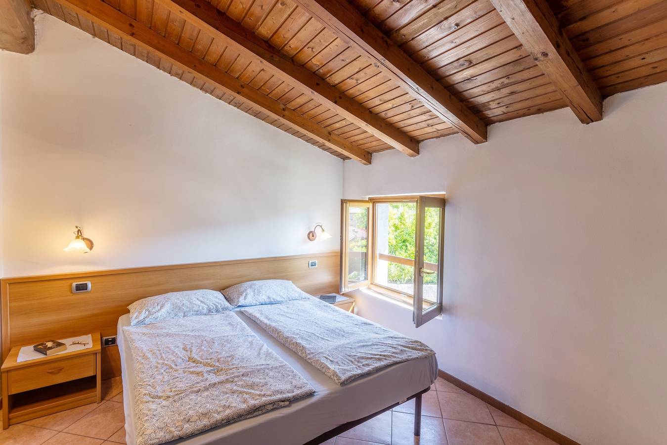 Ganze Wohnung, Apartment 'Casa Rita App 2' mit gemeinsamer Terrasse, gemeinsamem Garten und Wlan in Vesio, Tremosine