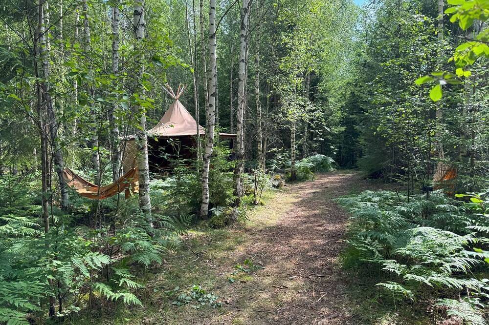 Natur pur im Tipi “Skogsanda”– Dein Rückzugsort in Schwedens Wildnis in Värmland