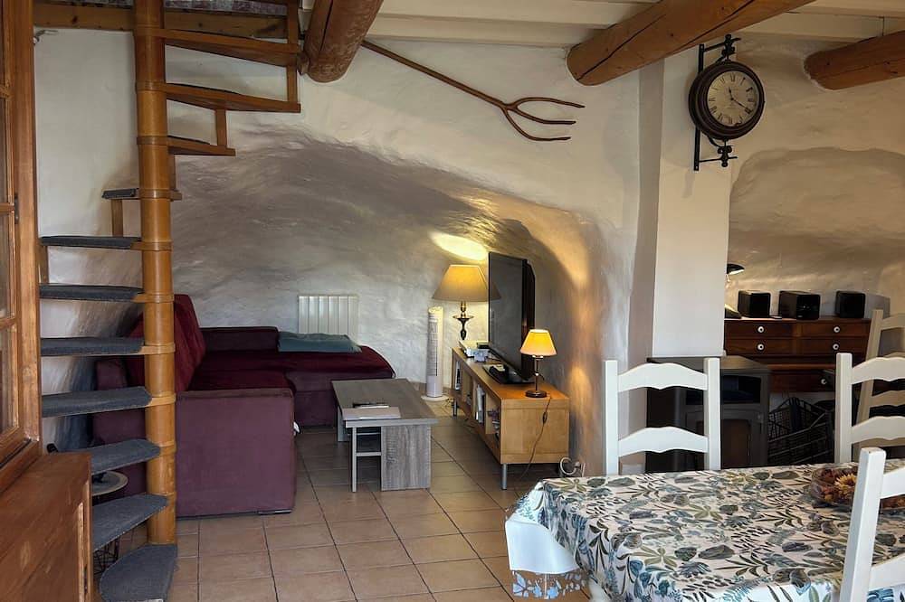 Stenen huis \"bieslook\" in Mirabel-aux-Baronnies, Nyons en omgeving