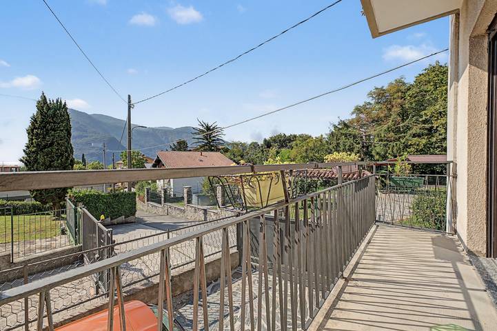 Apartamento inteiro, Apartamento 'Casa Vacanze Zia Manni' com vista lago, Wi-Fi e ar condicionado in Abbadia Lariana, Município de Abbadia Lariana