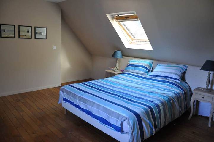 Location de vacances pour 13 personnes, avec terrasse ainsi que jardin et jacuzzi à Plomelin - 2