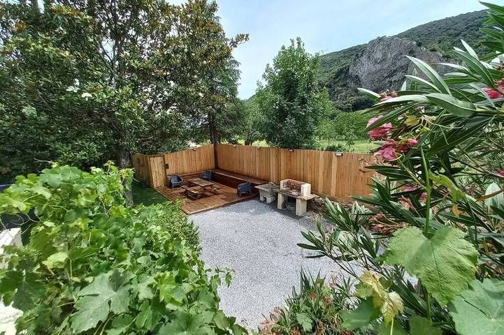 Location de vacances pour 8 personnes, avec Balcon et Jardin à Riols
