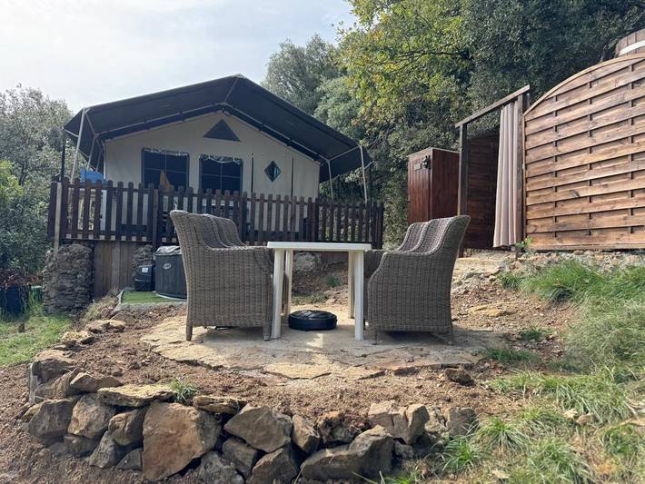 Gîte pour 4 personnes, avec jardin et vue, animaux acceptés à Robiac-Rochessadoule
