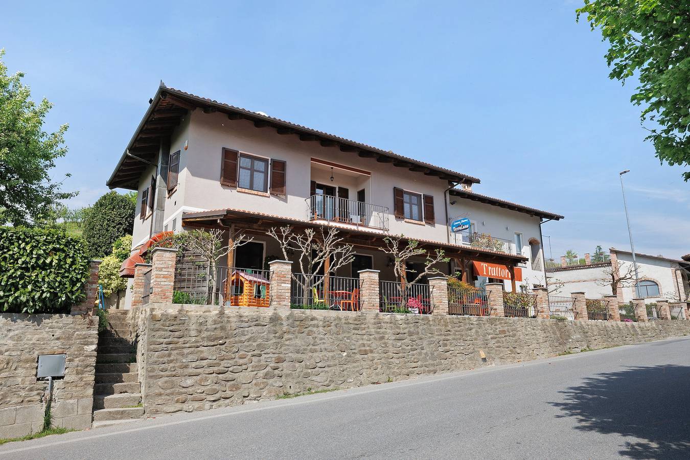 Monolocale intero, Monolocale 'Terra' con giardino in comune e Wi-Fi in Monforte d'Alba, Langhe