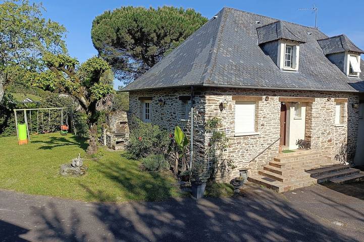 Location de vacances pour 10 personnes, avec terrasse et jardin dans Venarsal