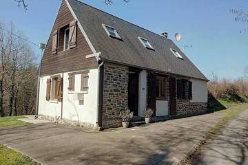 Gîte pour 5 personnes, avec jardin à Pont-Farcy