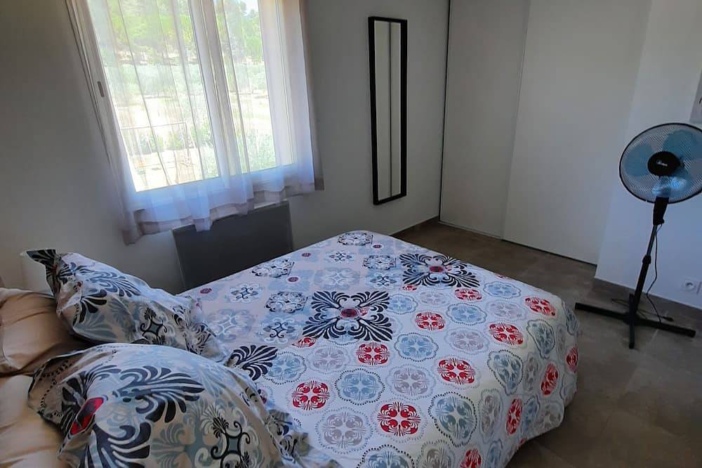 Casa rural Oléa, rodeada de olivos con piscina in Manosque, Parque natural regional del Luberon