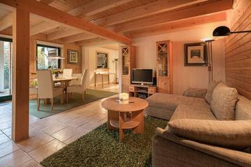 Ferienwohnung für 2 Personen, mit Terrasse und Balkon/Terrasse in Neuss