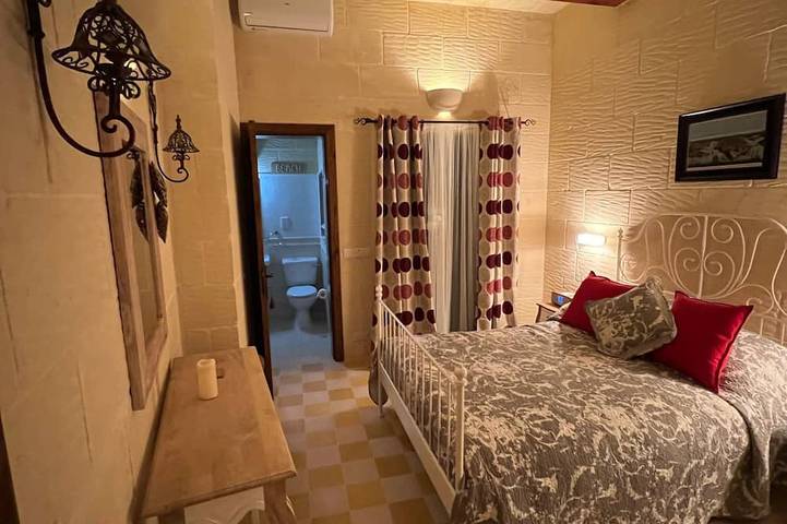 Dar Ta Nina Wunderschöne Luxus-Familienvilla mit 5 Schlafzimmern. Pool Klimaanlage und Wifi in Xaghra, Gozo