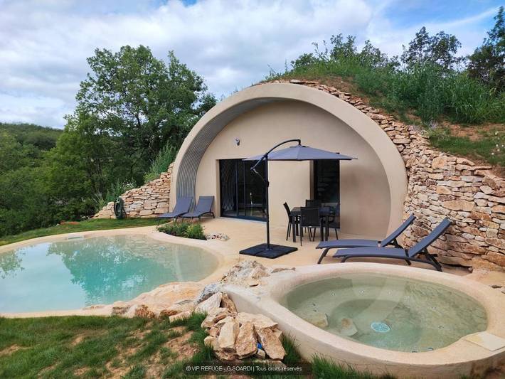 Maison de vacances pour 4 personnes, avec jacuzzi ainsi que jardin et piscine
