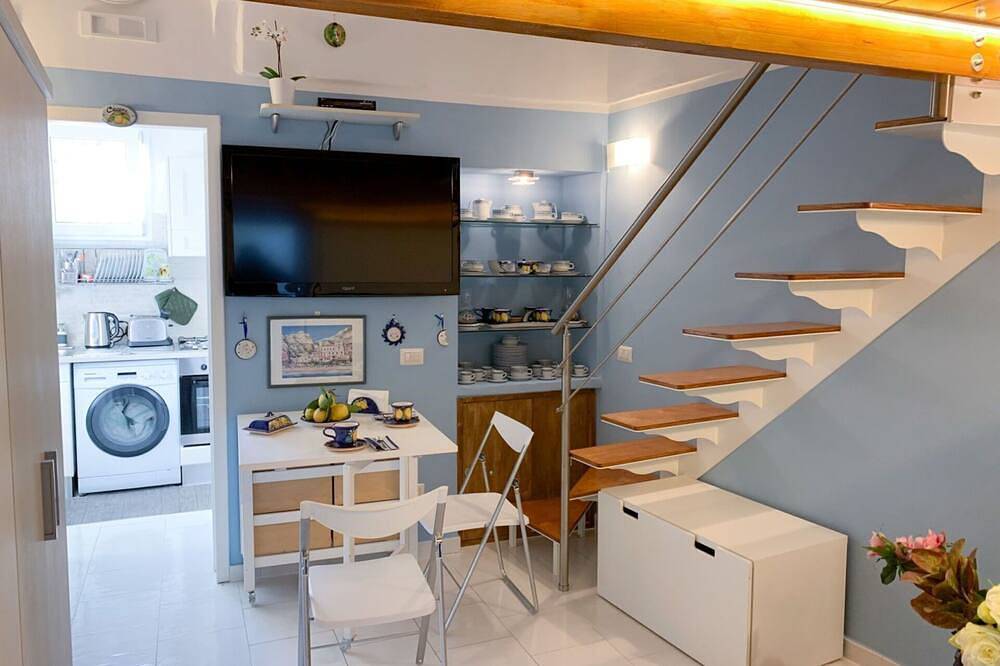 Entire apartment, Beautiful apartment for 3 people with A/C, Wifi, Tv, patio and parking in Minori, Amalfi Coast