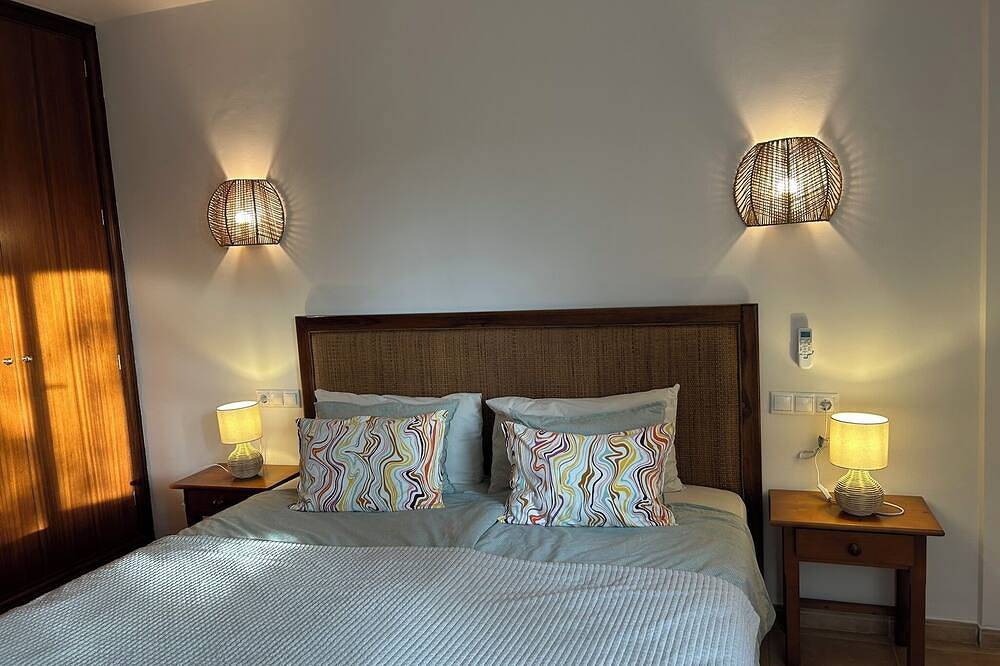 Ganze Wohnung, Strandnahe großzügige Ferienwohnung mit eigenem Garten in Cala Anguila in Cala Anguila, Manacor