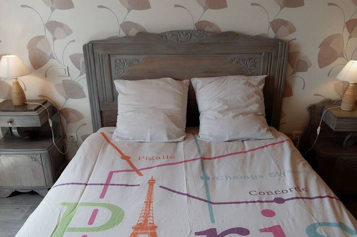 Location de vacances pour 8 personnes, avec jardin ainsi que piscine et terrasse à Lagleygeolle - 4