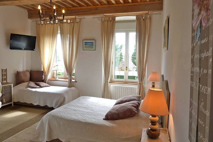 Location de vacances pour 10 personnes, avec jacuzzi et jardin à Les Avenières - 4