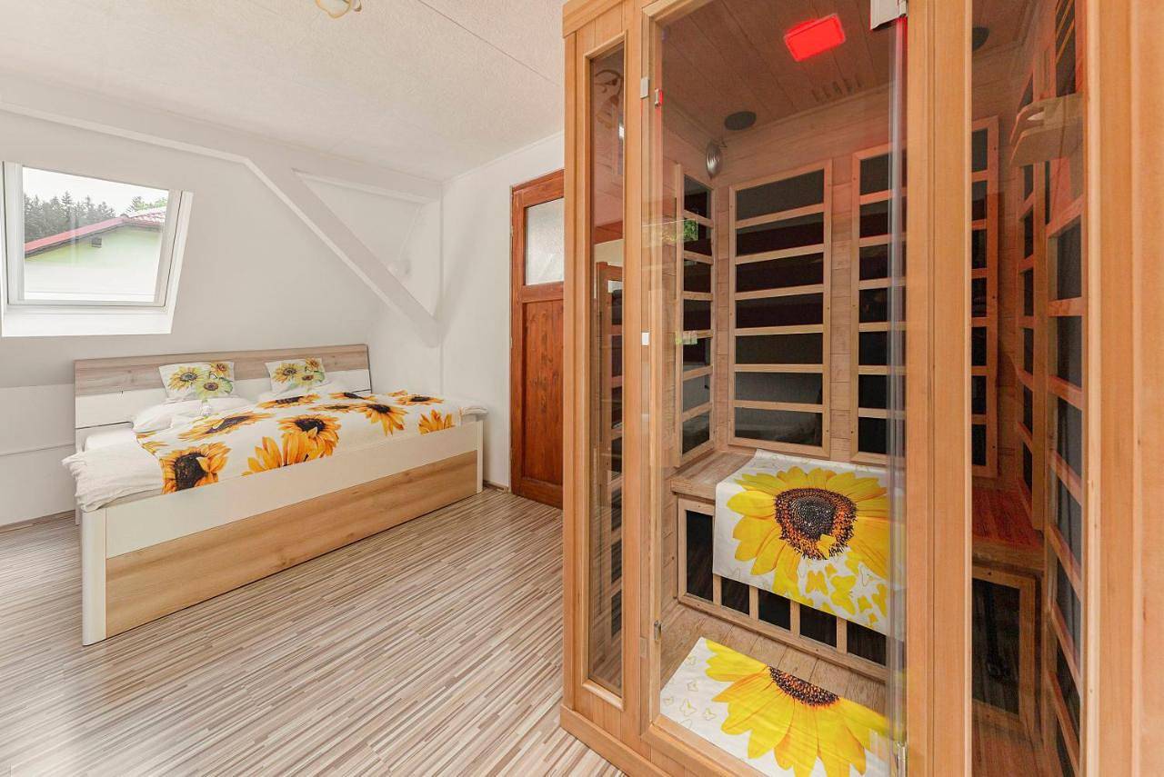 Sunflower House with Jacuzzy and Sauna in Karawanken und Bachergebirge, Untersteiermark