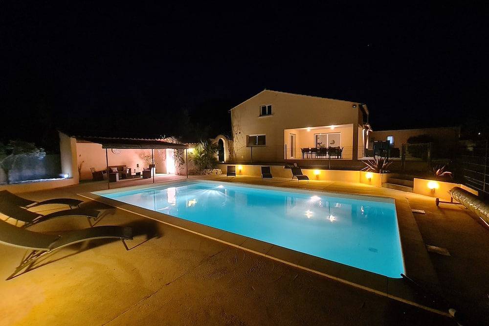 🌞Arles 🌞Agréable villa familiale (200m²) 👪 Grande piscine 🏊 clim, wifi, 10p in Arles, Côte méditerranéenne (France)