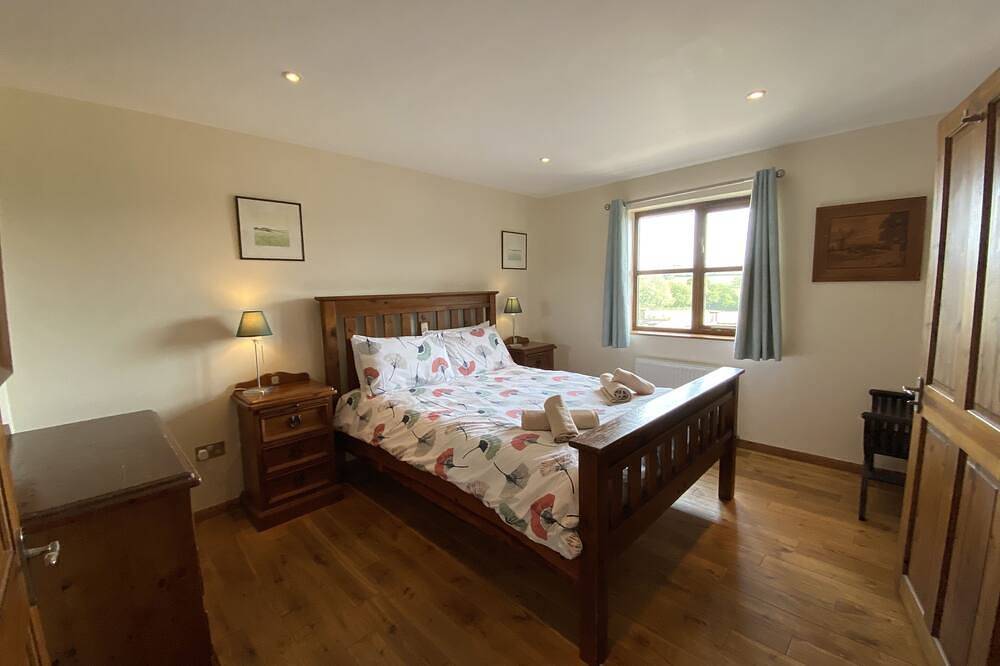 Ash - Luxury cottage with great views,  with fishing, indoor pool & gym. in Cornwall
