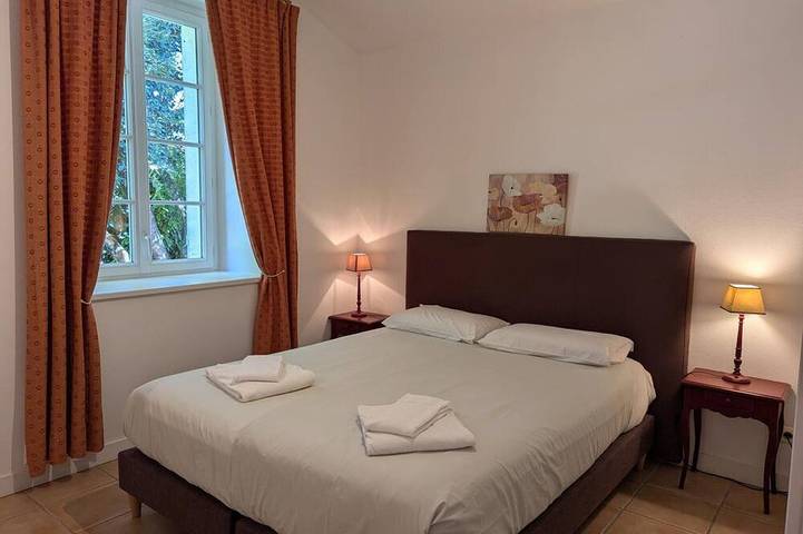 Gîte pour 6 personnes, avec jardin et piscine à Saint-Cybardeaux - 2