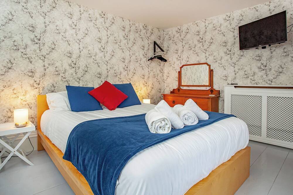 5 bedroom accommodation in Stoke Gabriel, near Totnes in Stoke Gabriel, Devon