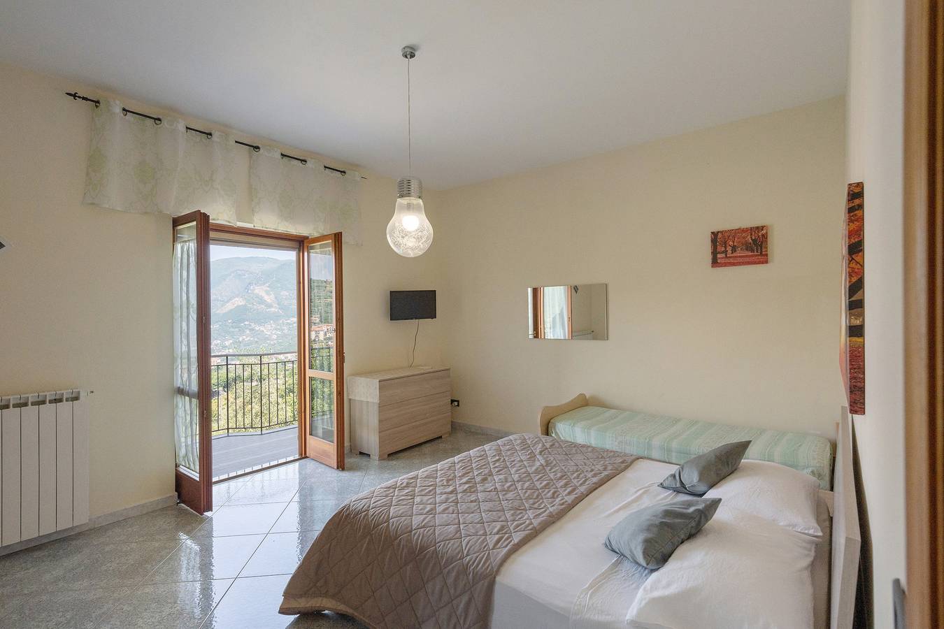 Habitación 'Tripla Con Vista Montagna' con vistas a la montaña, jardín compartido y Wi-Fi in Pimonte, Montes Lattari