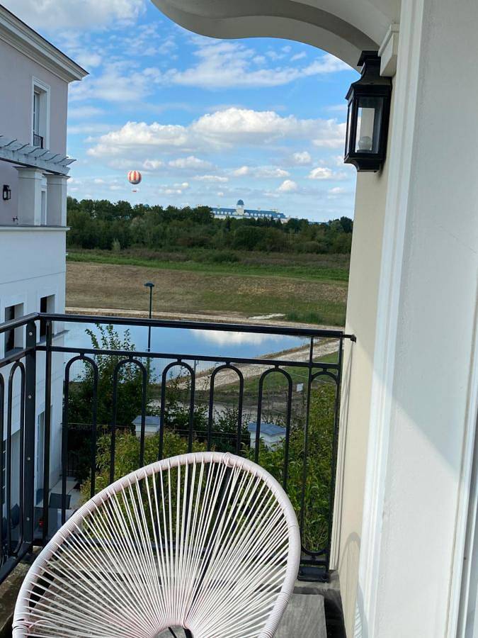 Ferienwohnung für 8 Personen, mit Balkon und Terrasse sowie Ausblick und Seeblick in Disneyland Paris - 3